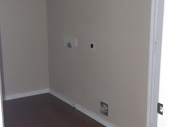 3rd image of 544 Cedar Elm Ln