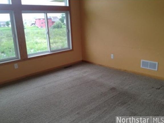 5th image of 1128 Willow Creek Drive SE