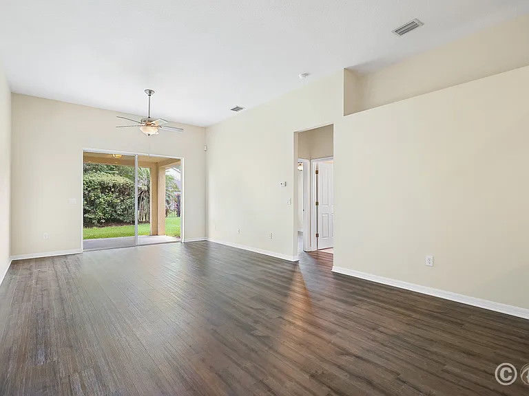 6328 Bridgecrest Dr — Photo 8
