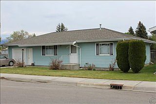 1st image of 1010 Lynn Ln