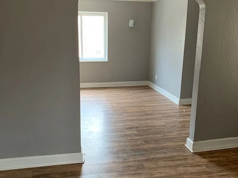 14753 Saint Marys St — Photo 3