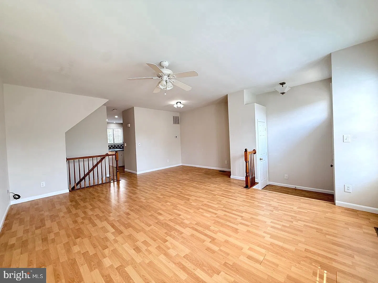 3 bed, 3.5 bath, 1850 sqft, $3,400 — Photo 4