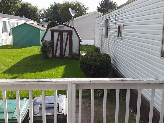 Yard View to Shed from Deck