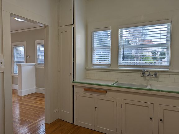 5th image of 20 Entrada Ave APT 3