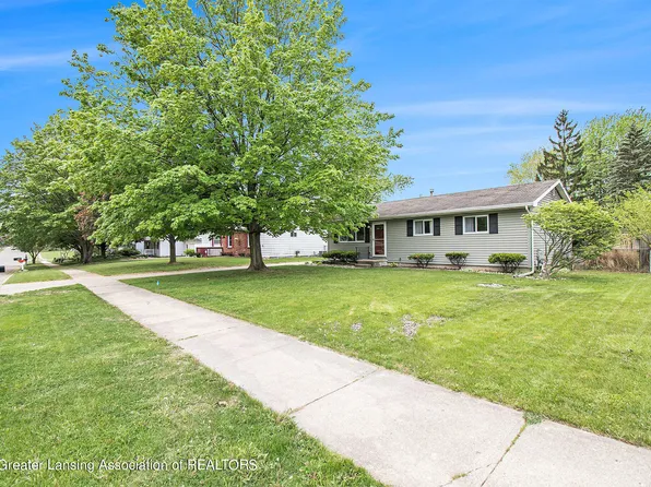 402 S Dibble Blvd, Lansing, MI 48917