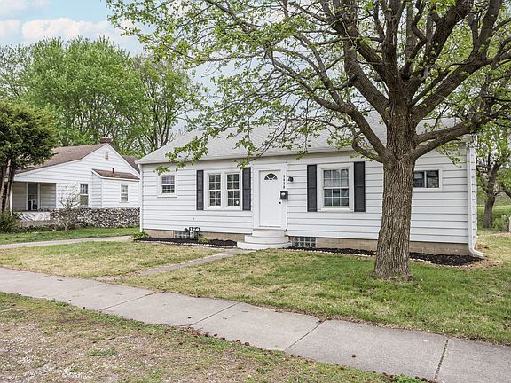 4th image of 3826 Creston Dr