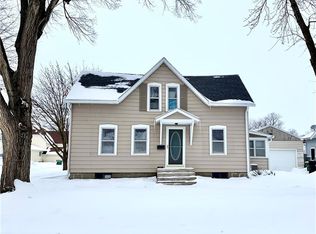303 E Washington St, Winterset, IA 50273