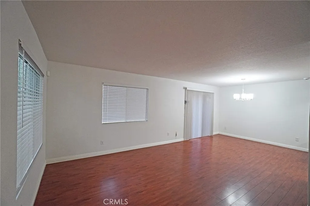 3 bed, 2.5 bath, 1132 sqft, $2,800 — Photo 2