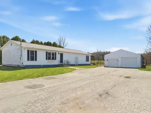 68715 66th Ave, Watervliet, MI 49098