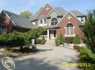 60063 Hayes Rd, Washington, MI 48094