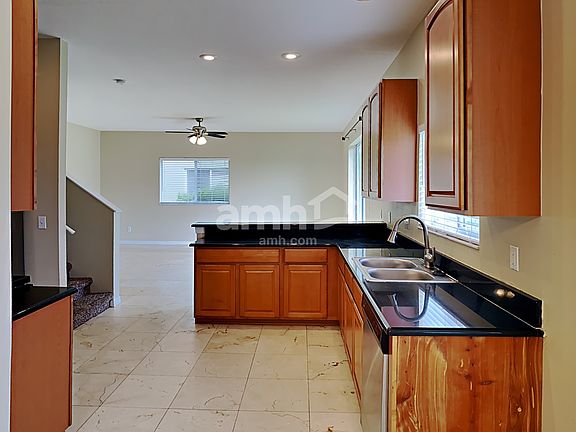 3rd image of 4220 Fishermans Pier Ct