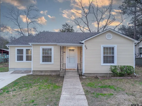 608 N Post St, Gladewater, TX 75647