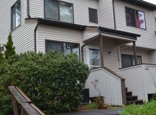 118 Cottonwood Rd, Newington, CT 06111