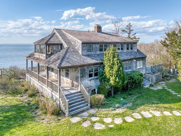 2100 Youngs Rd — Photo 1