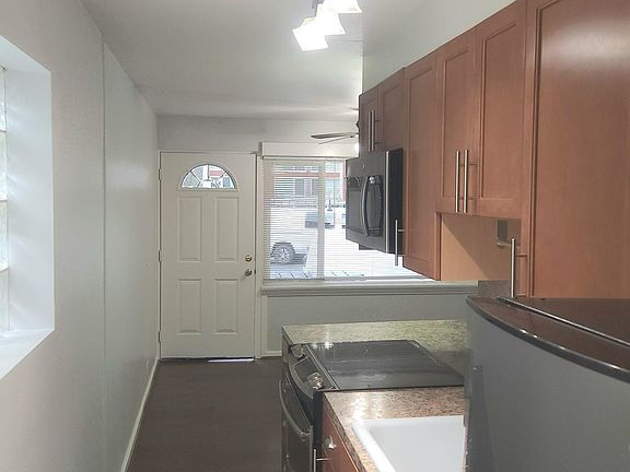 5th image of 4116 12th Ave NE