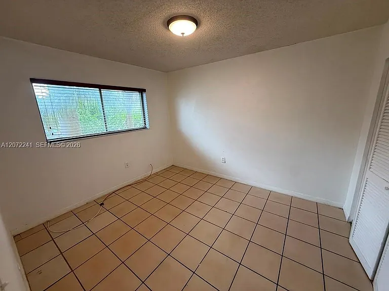 1501 W 42nd St #208 — Photo 2
