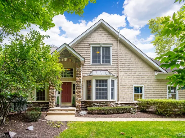 24876 Reeds Pointe Dr, Novi, MI 48374