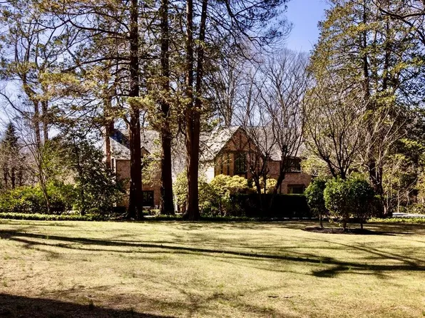 535 Manhasset Woods Road, Manhasset, NY 11030