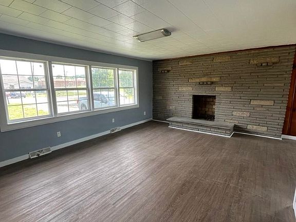 3rd image of 108 Park Ave