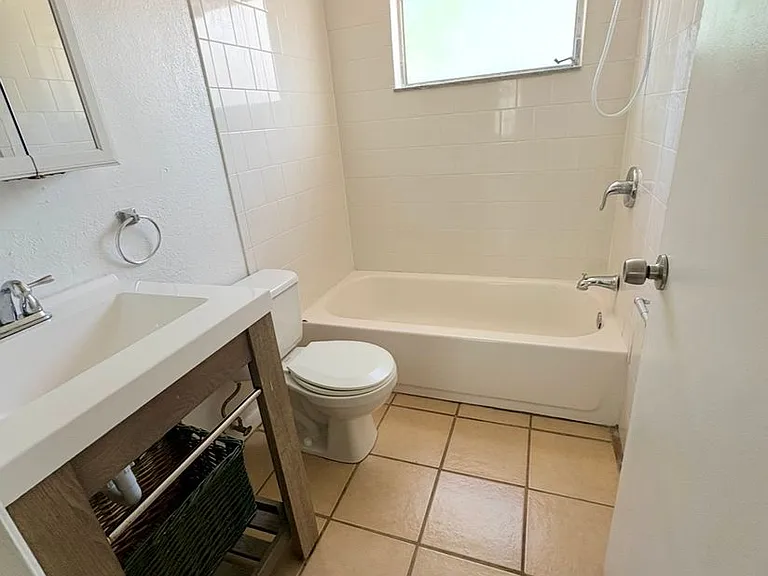 8151 Hixton Dr — Photo 10