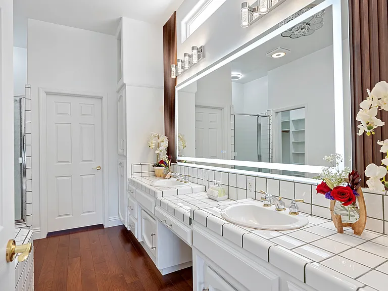 8301 Waterfield Dr — Photo 33