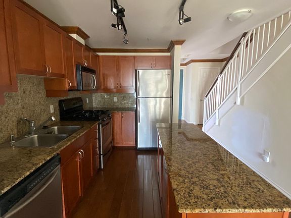 4th image of 1240 India St Unit 1306