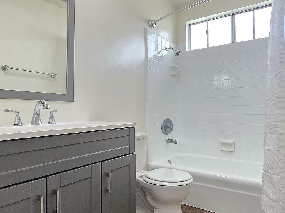 1st image of 11735 Mayfield Ave #9