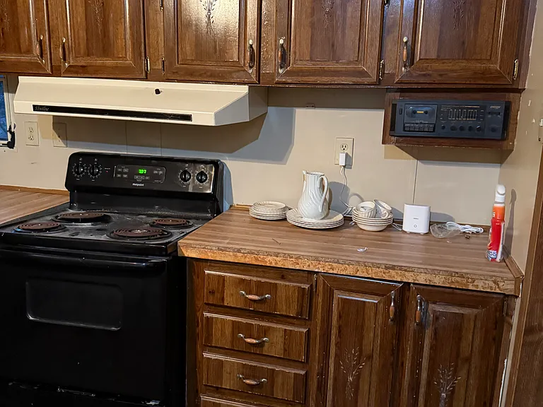 190 Pine Hill Ln — Photo 2
