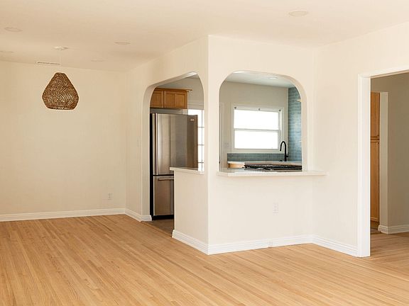 4th image of 6453 Estrella Ave