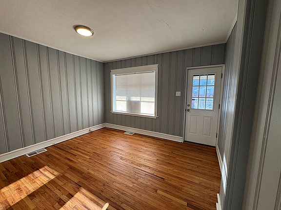 5th image of 237 W Washington St