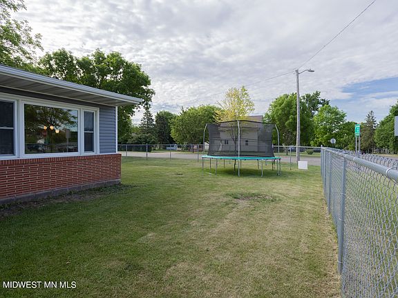 4th image of 1304 N Park St