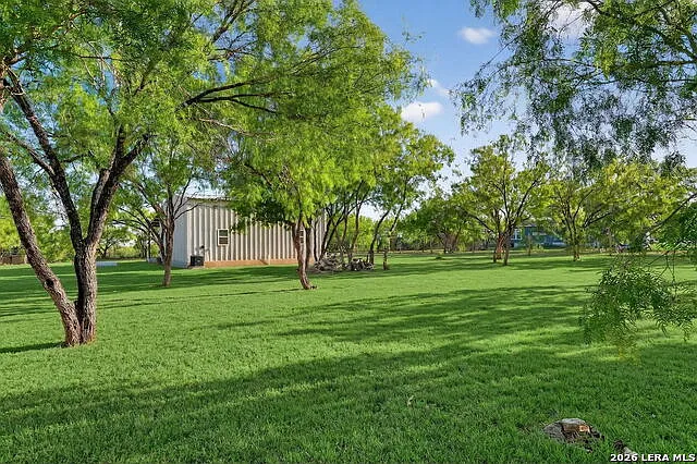 128 County Road 2672 — Photo 3