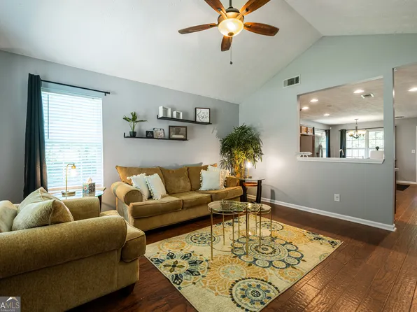 18 Larkspur Ln, Emerson, GA 30137