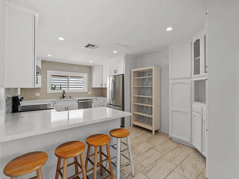 5658 Mary Lane Dr — Photo 5