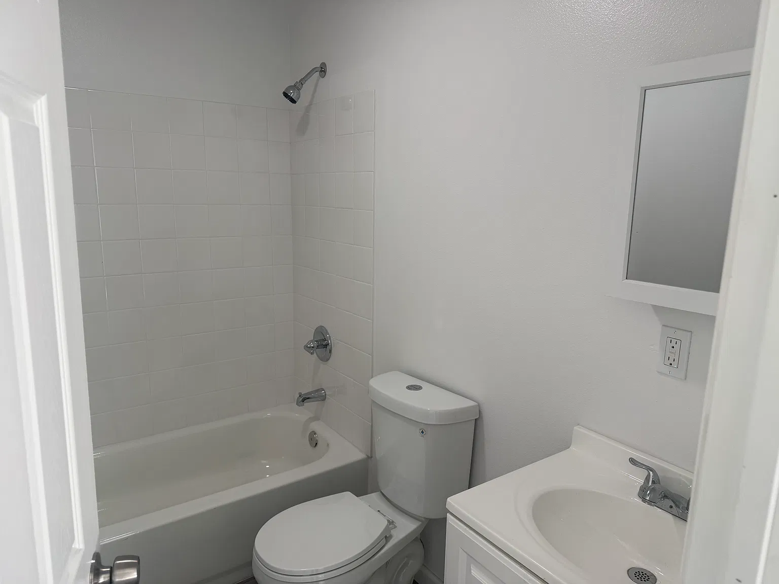 2 bed, 600 sqft, $1,300 — Photo 4