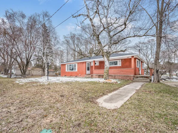 810 Henderson St, Big Rapids, MI 49307