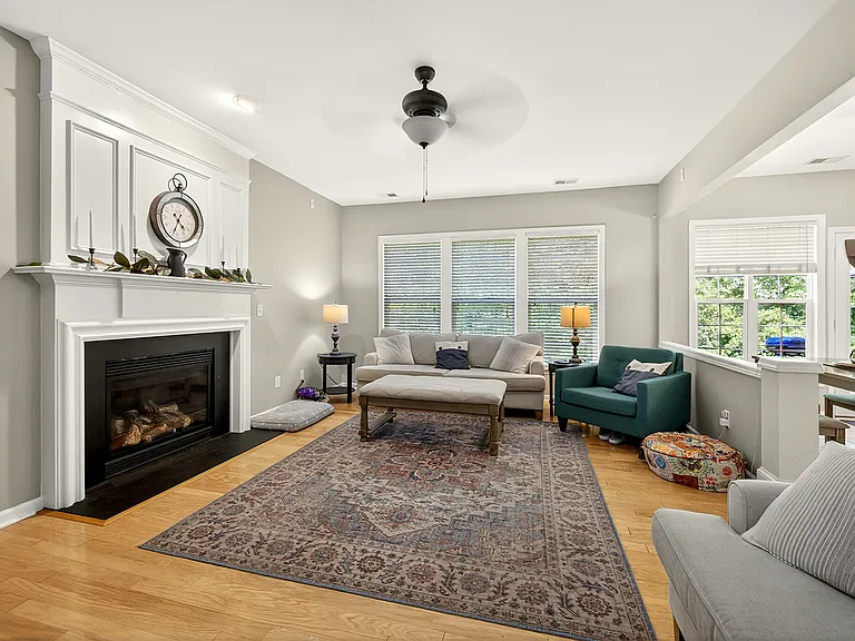 9538 Oswald Ln — Photo 16