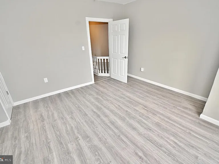 614 N Frazier St — Photo 16