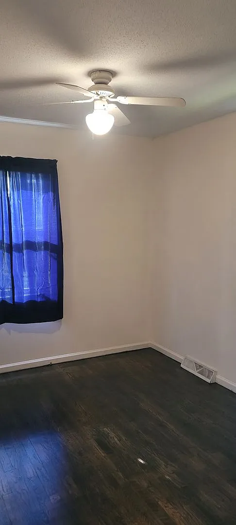 Cozy 2 Bedroom Home — Photo 2