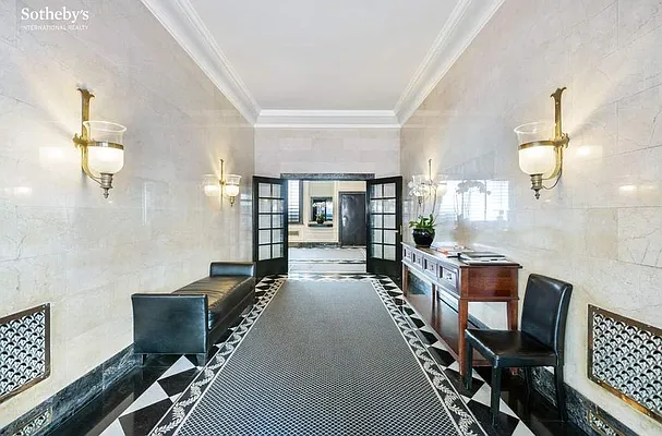 Sold by Sotheby's International Realty | media 11