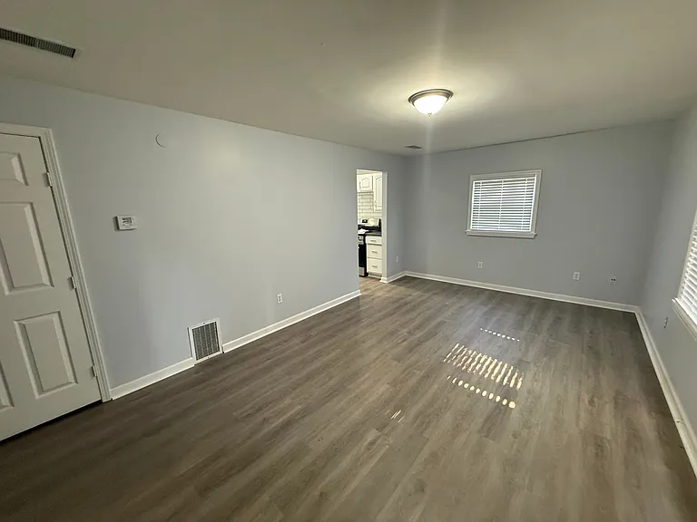 866 Cree Ave — Photo 5