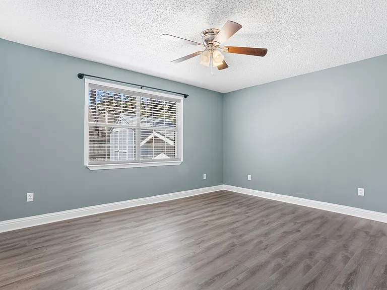 1517 Porpoise St — Photo 12