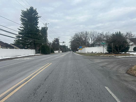 5th image of 596 Langhorne Yardley Rd