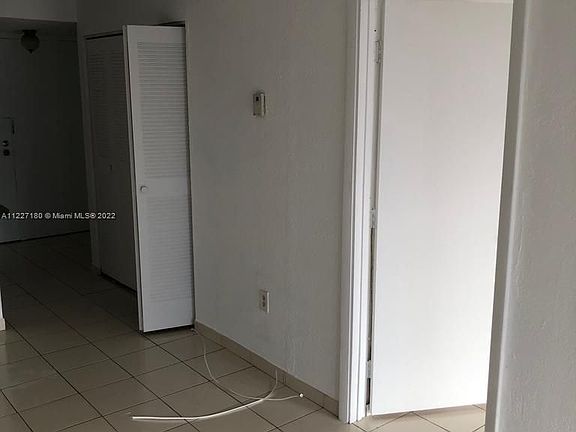 4th image of 16751 NE 9th Ave APT 608