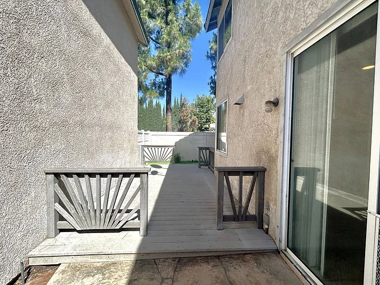 864 Bramble Ln — Photo 22