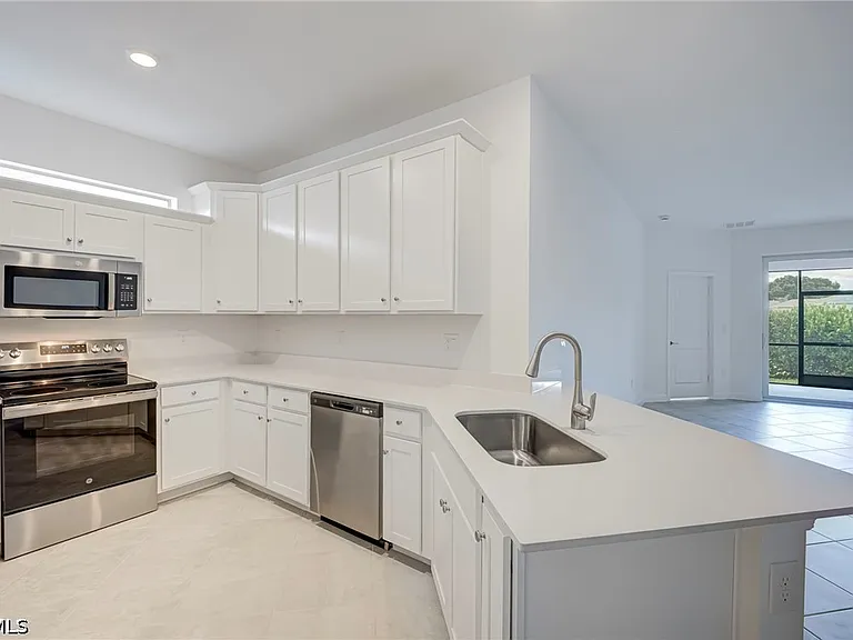 20601 Hazelnut Ct — Photo 9