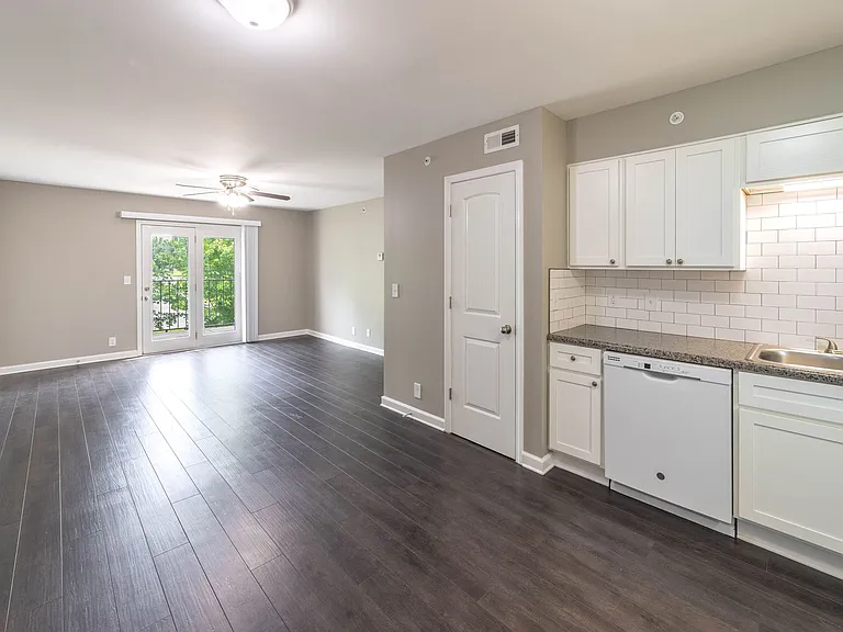 Autumn Ridge Apartment Community — Photo 16