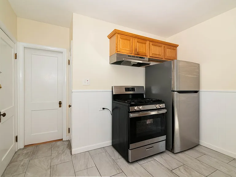 120 Clay St #1 — Photo 6