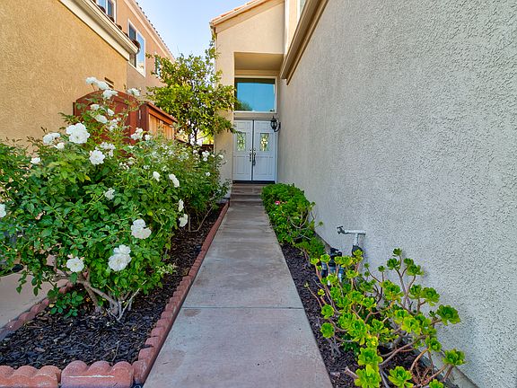 3rd image of 25035 Eaton Ln