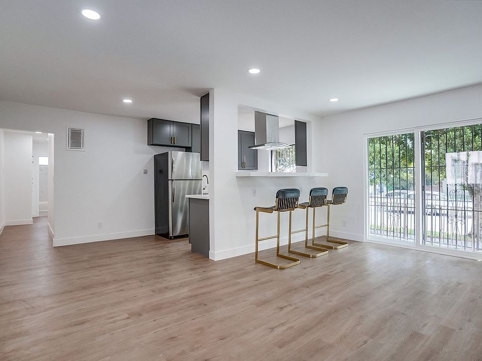 1st image of 8241 Whitsett Ave APT 5